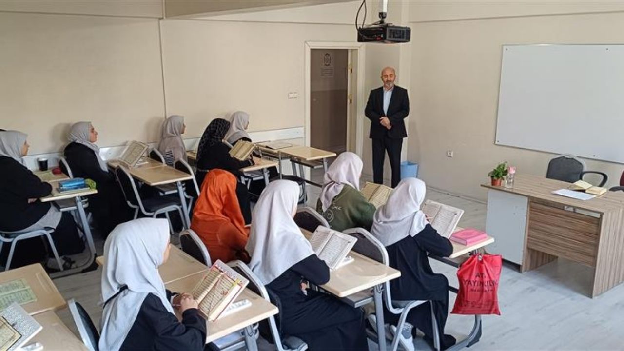 (İHO) Hafızlık Projesinde 5-6-7. Sınıfların Haftalık Ders Saati