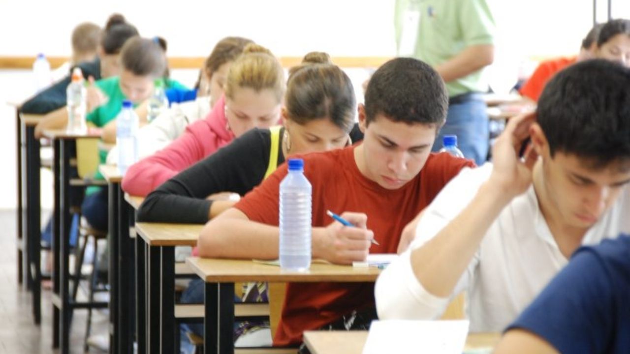 Lisede Mazeretsiz Sınava Girmeyen veya Kopya Çeken Öğrenciler
